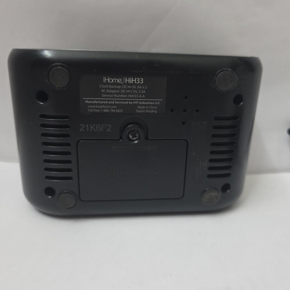 iHome HIH33 LCD Triple Display Alarm Clock with Dual Charging USB - Picture 4 of 7